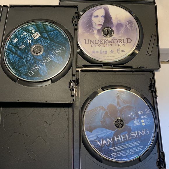 ✨host pick✨Vampire set of 3 movies - Picture 2 of 8